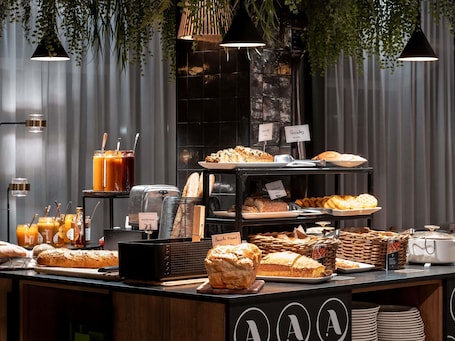 Daily buffet breakfast (EUR 19.5 per person)