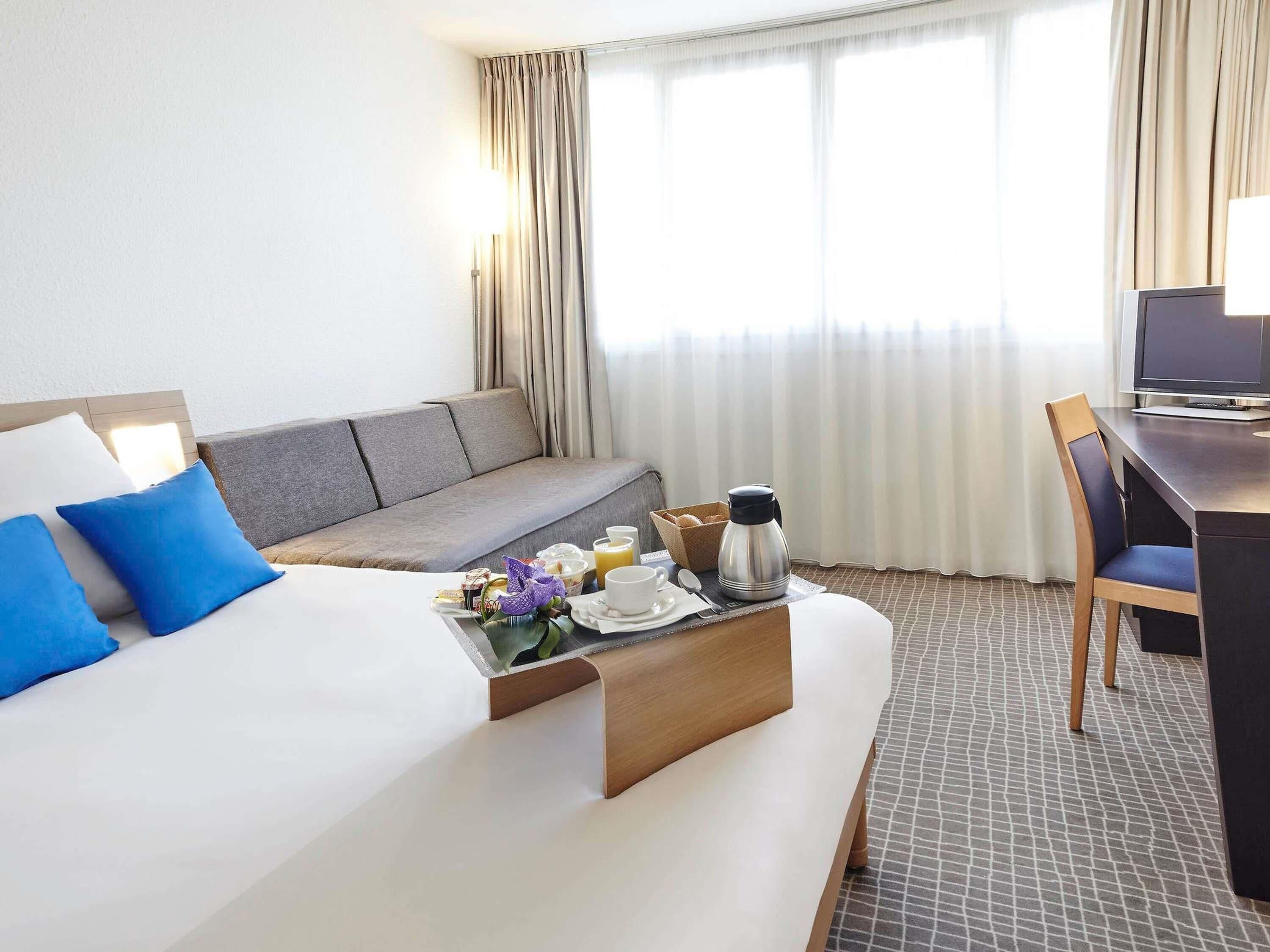 Literie hypoallergénique, minibar, coffres-forts dans les chambres