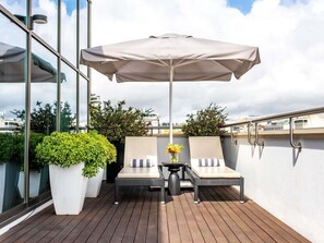 Suite, 1 King Bed, Terrace (Opera) | 1 bedroom, premium bedding, minibar, in-room safe