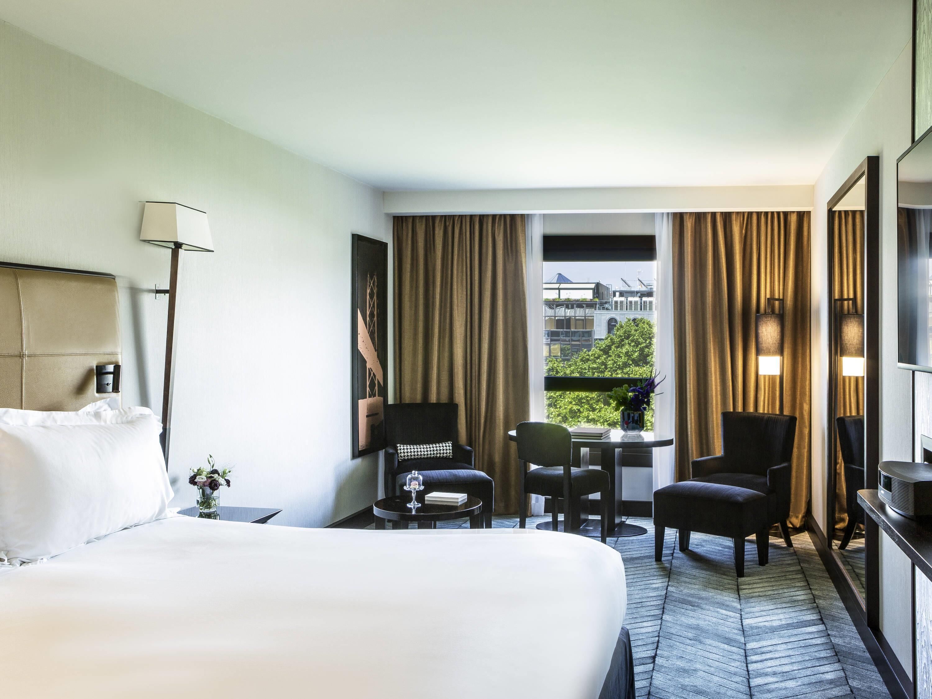 Ropa de cama de alta calidad y minibar 