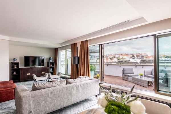 Suite, 1 cama King size, Terraza (Opera) | Ropa de cama de alta calidad y minibar