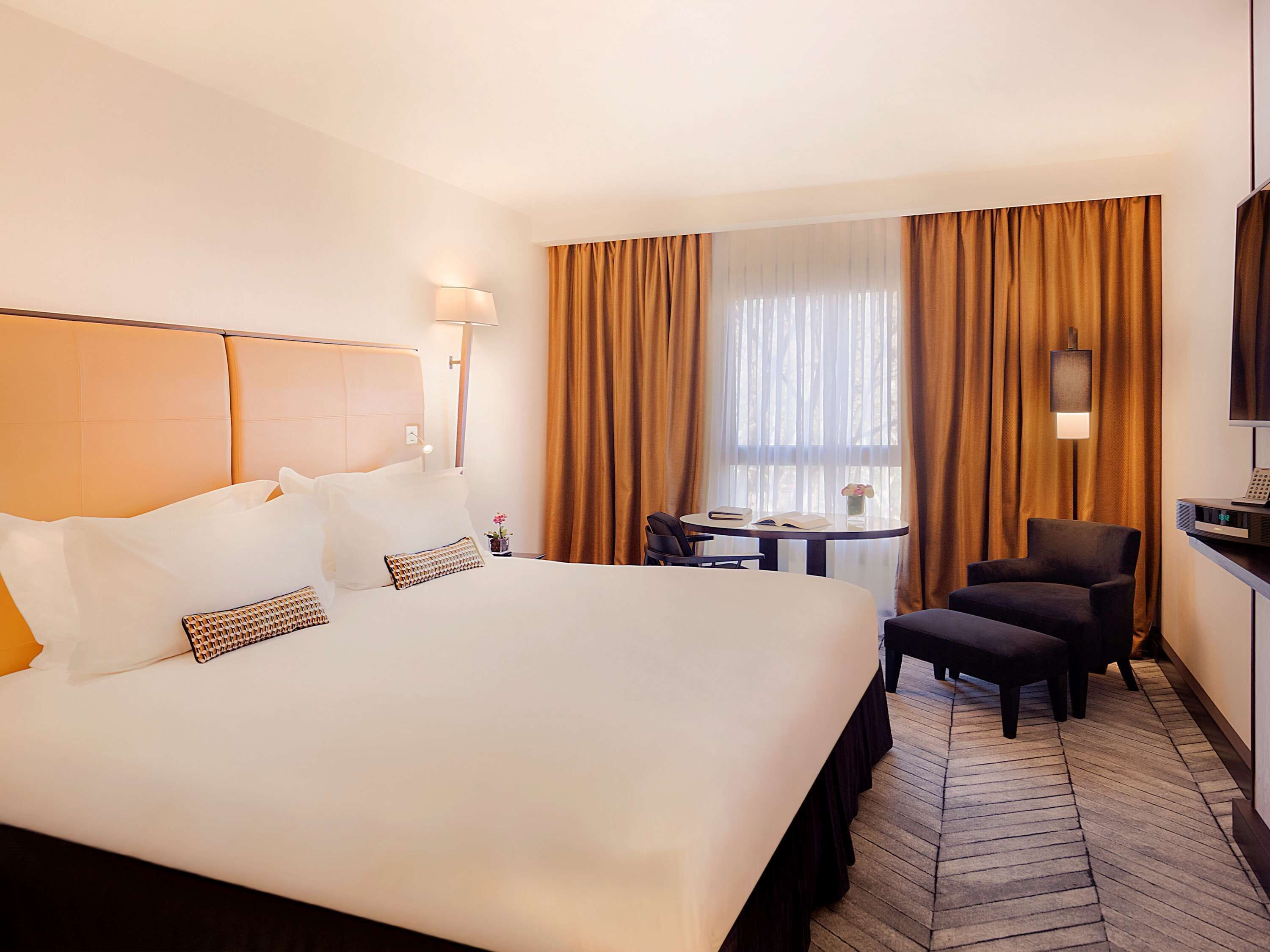 Premium bedding, minibar, in-room safe, desk