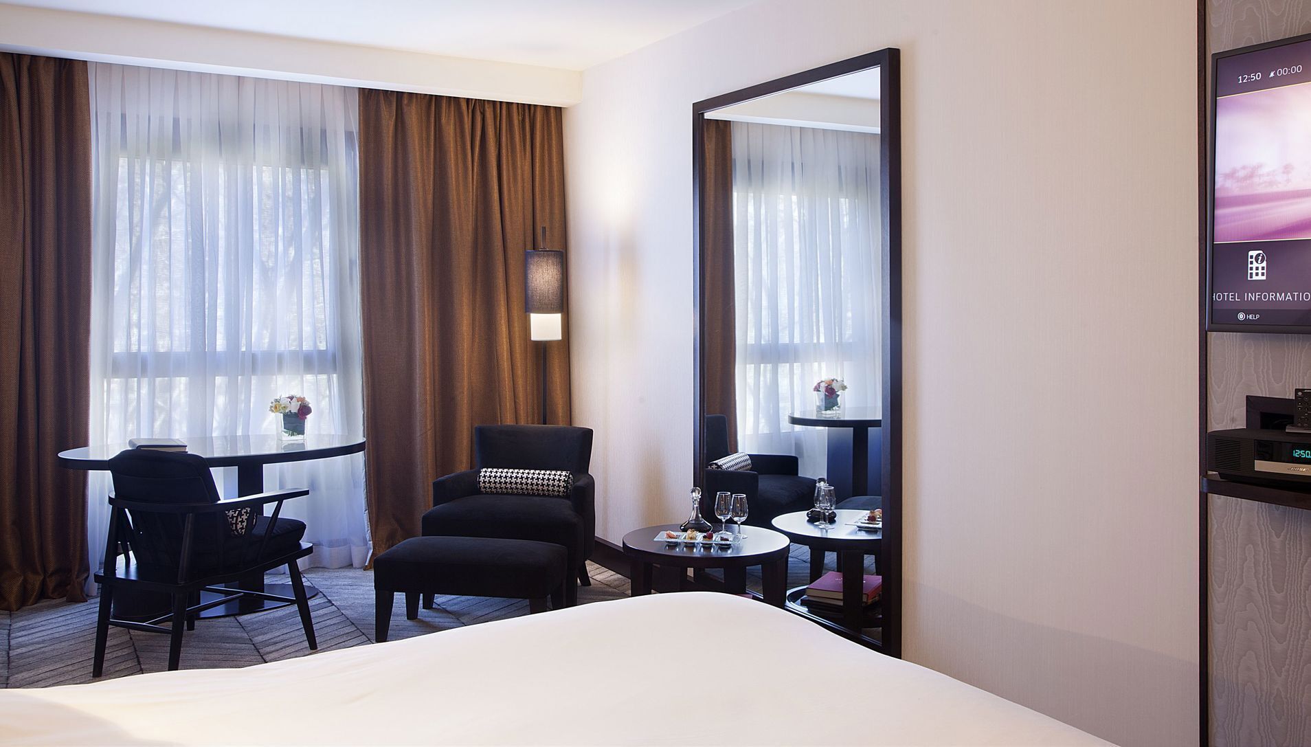 Premium bedding, minibar, in-room safe, desk