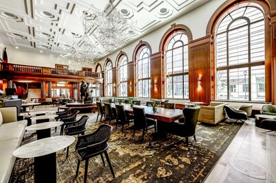 Hotel Fort Des Moines, Curio Collection by Hilton