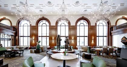 Hotel Fort Des Moines, Curio Collection by Hilton
