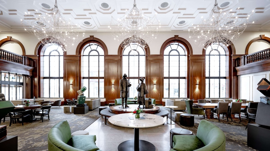 Hotel Fort Des Moines, Curio Collection by Hilton