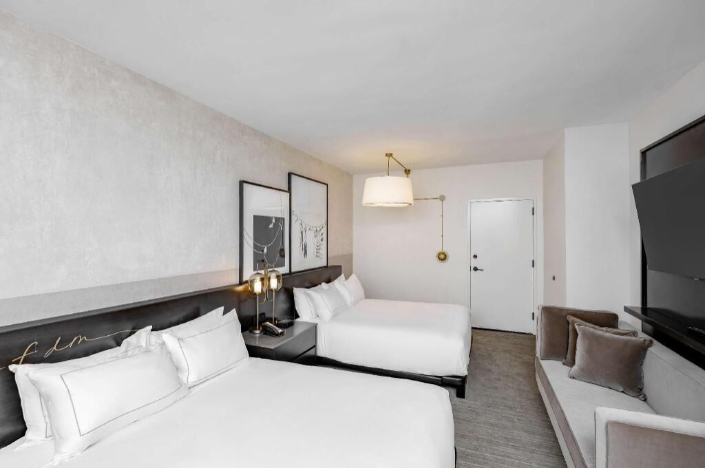 أغطية فراش متميزة ومساحة عمل للكمبيوتر المحمول ومكواة/لوح كي