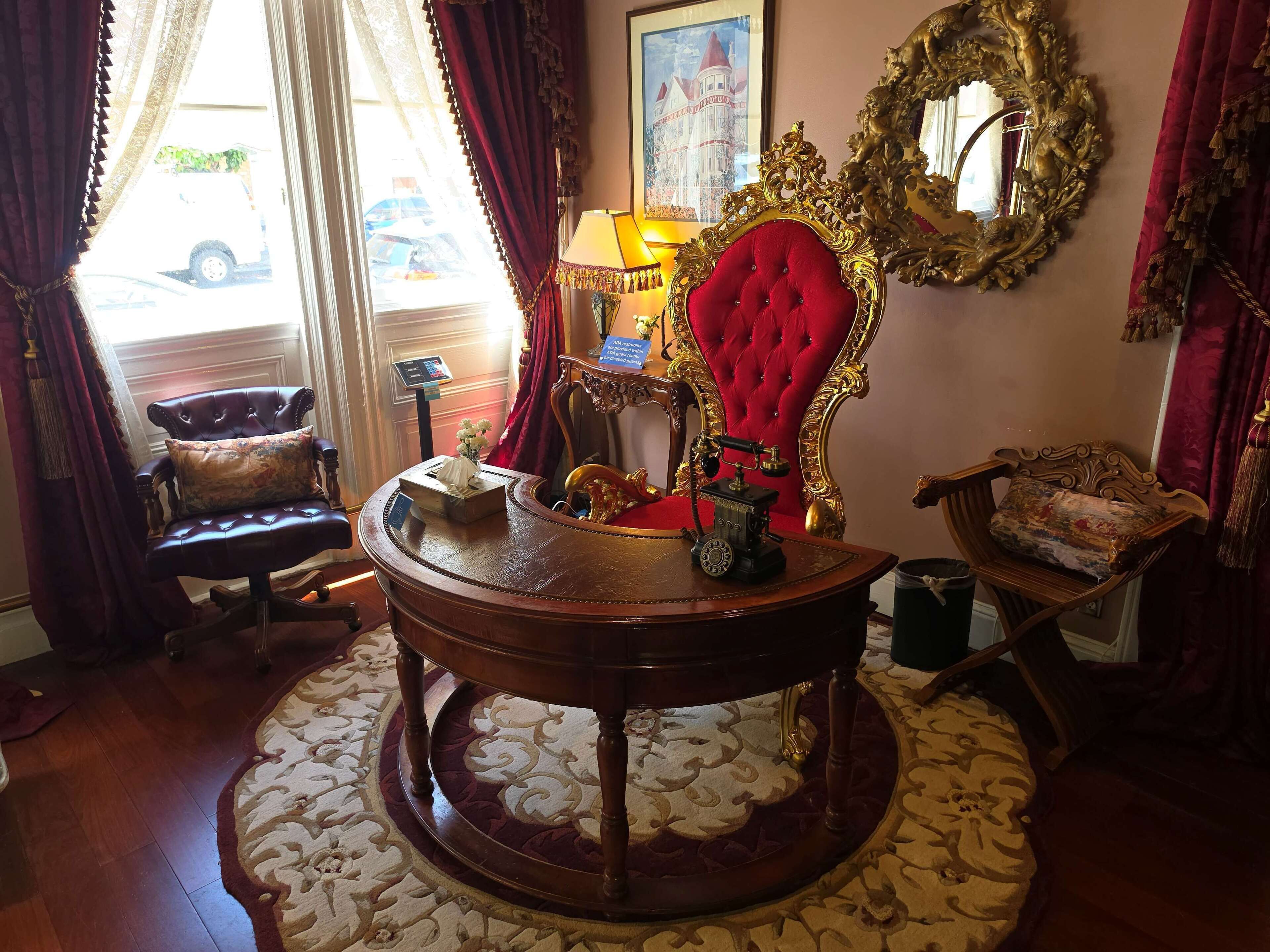 Photo - Queen Anne Hotel