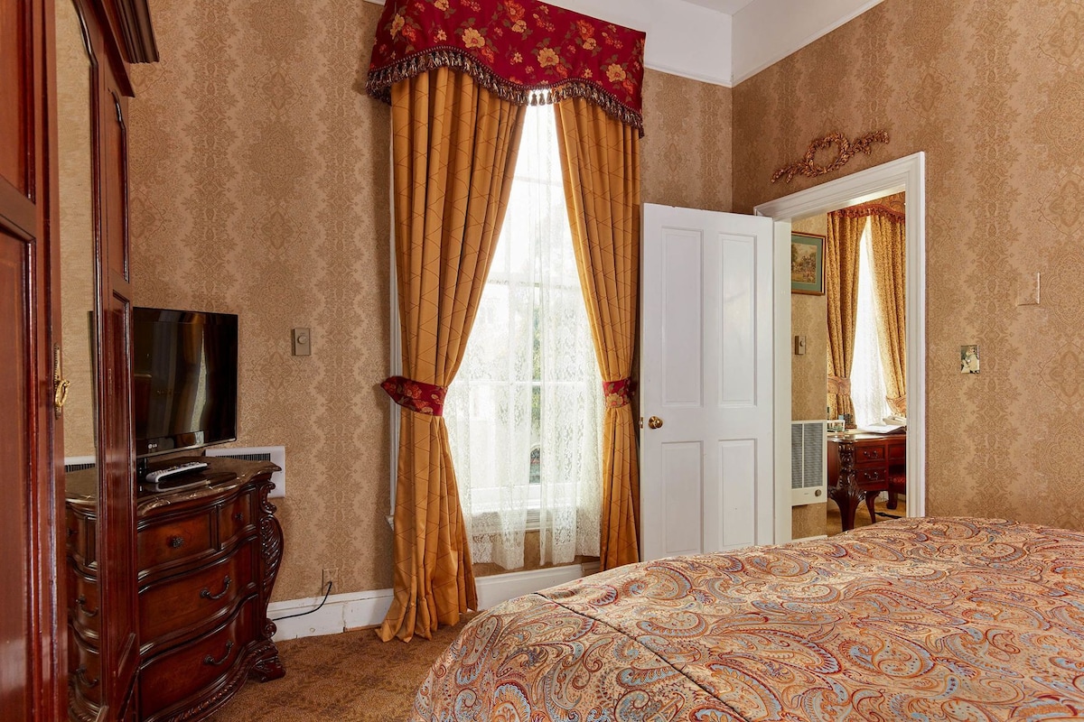 Desk, blackout curtains, iron/ironing board, free WiFi