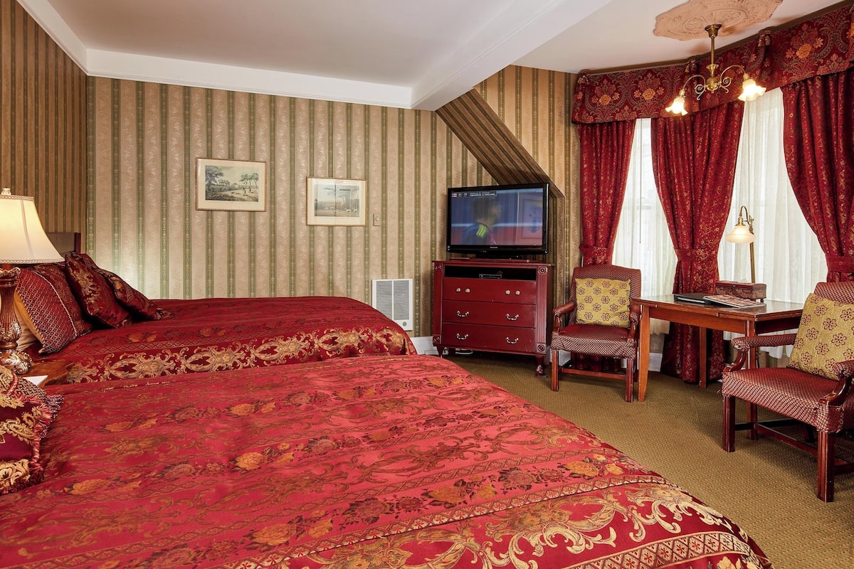 In-room safe, individually decorated, desk, blackout drapes