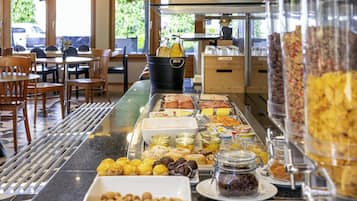 Mittagessen und Abendessen, regionale Küche