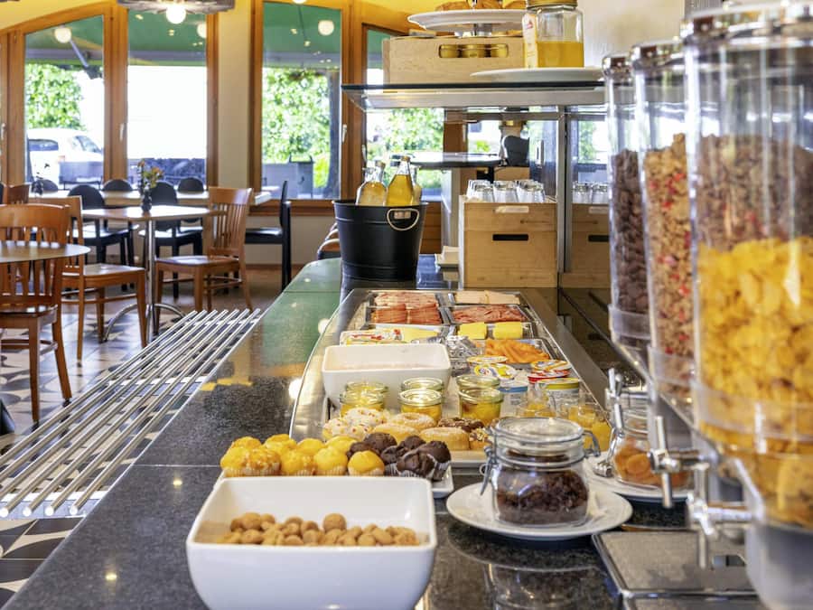 Dîner et souper servis sur place, cuisine régionale