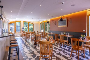 Lunch and dinner served, Regional cuisine
