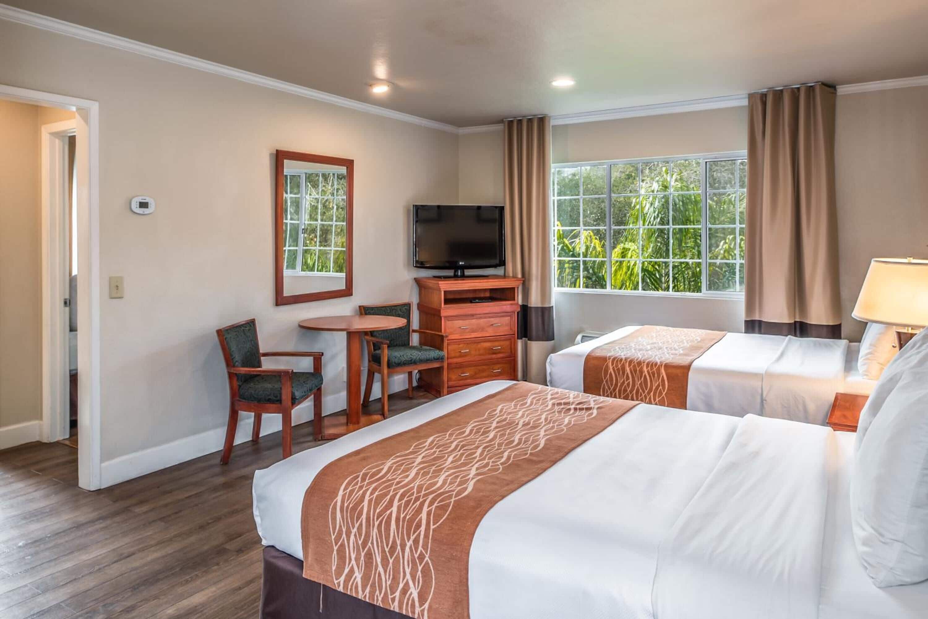 Pillowtop beds, in-room safe, iron/ironing board, free WiFi