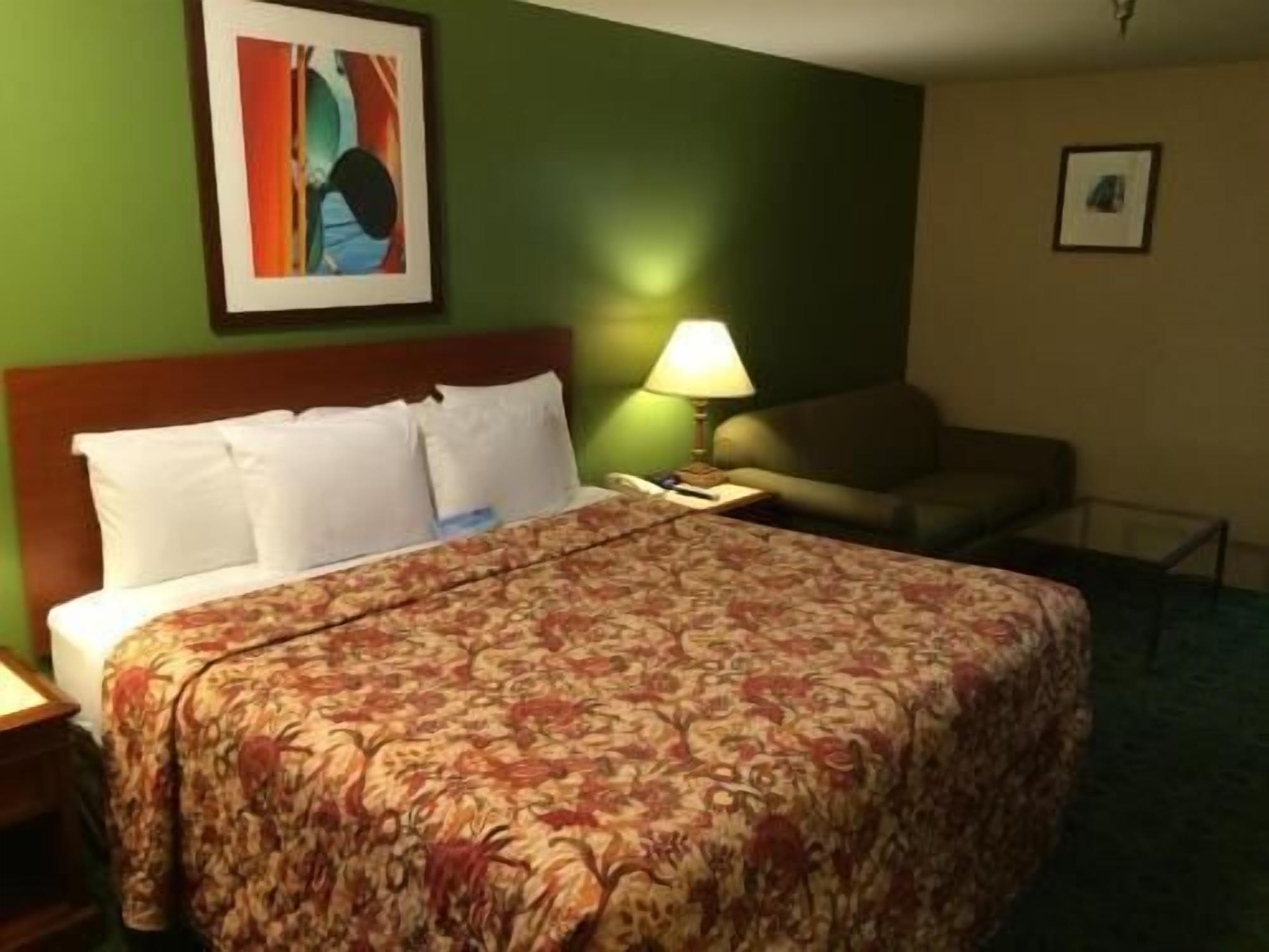 Desk, laptop workspace, free WiFi, bed sheets