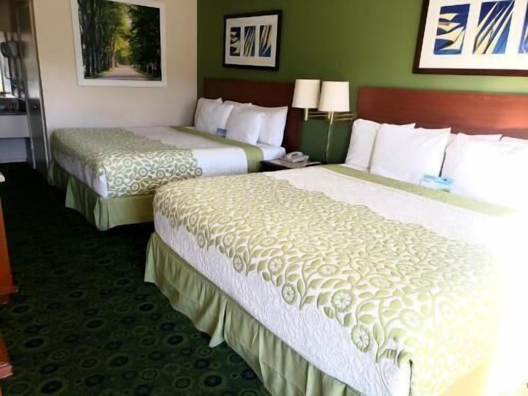 Desk, laptop workspace, free WiFi, bed sheets