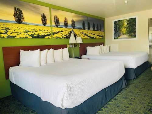 Days Inn by Wyndham Westley