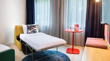 Chambre Triple | Literie de qualité supérieure, coffres-forts dans les chambres, bureau