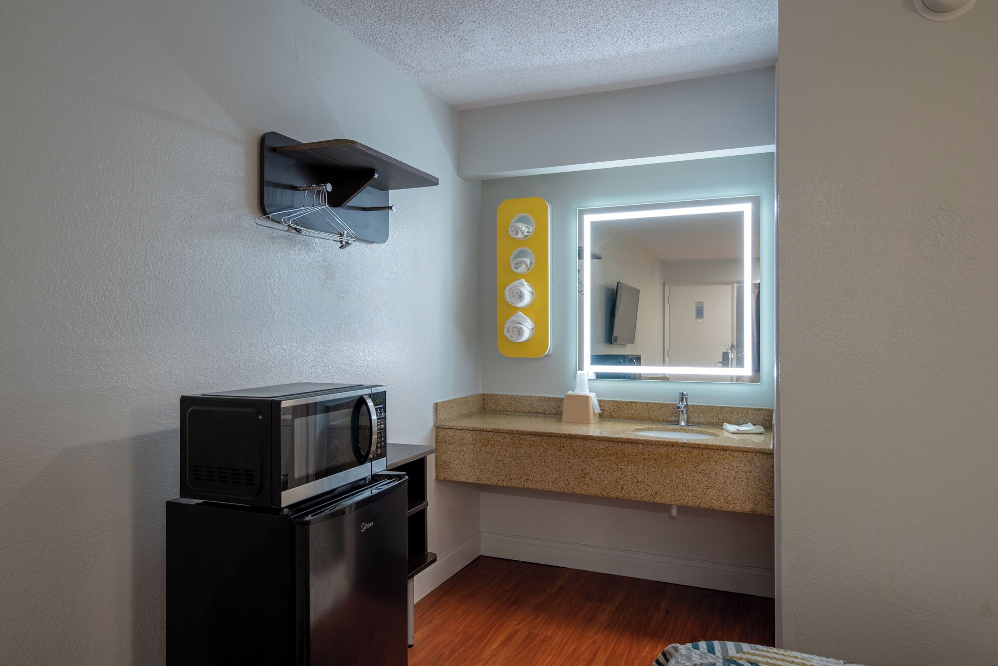 Combined shower/bathtub, eco-friendly toiletries, hair dryer, towels