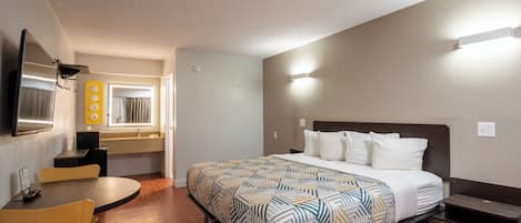 Desk, laptop workspace, iron/ironing board, free WiFi