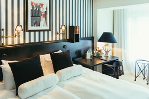 Classico Twin Room | In-room safe, blackout drapes, bed sheets