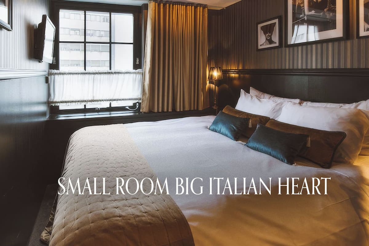 Mini Double Room | Cofres nos quartos, cortinas blackout, roupa de cama