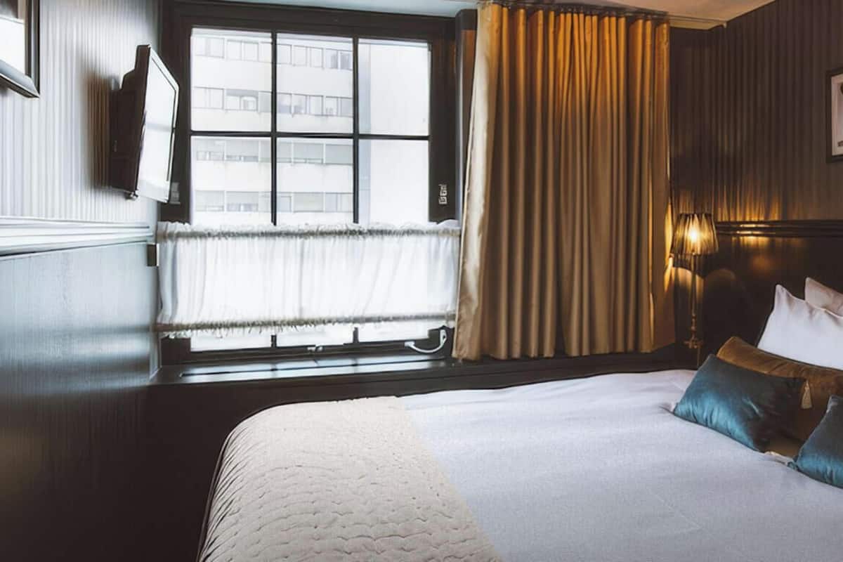 In-room safe, blackout drapes, bed sheets