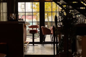 Bar (in der Unterkunft)
