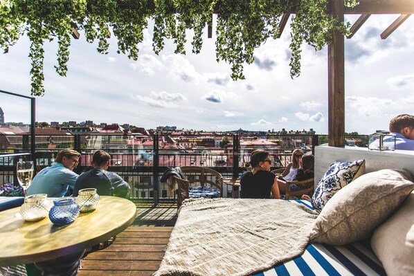 الإطلالة من المنشأة