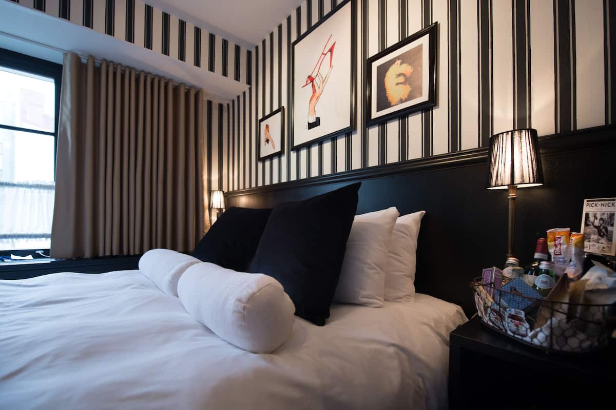 mini double room | in-room safe, blackout curtains, bed sheets