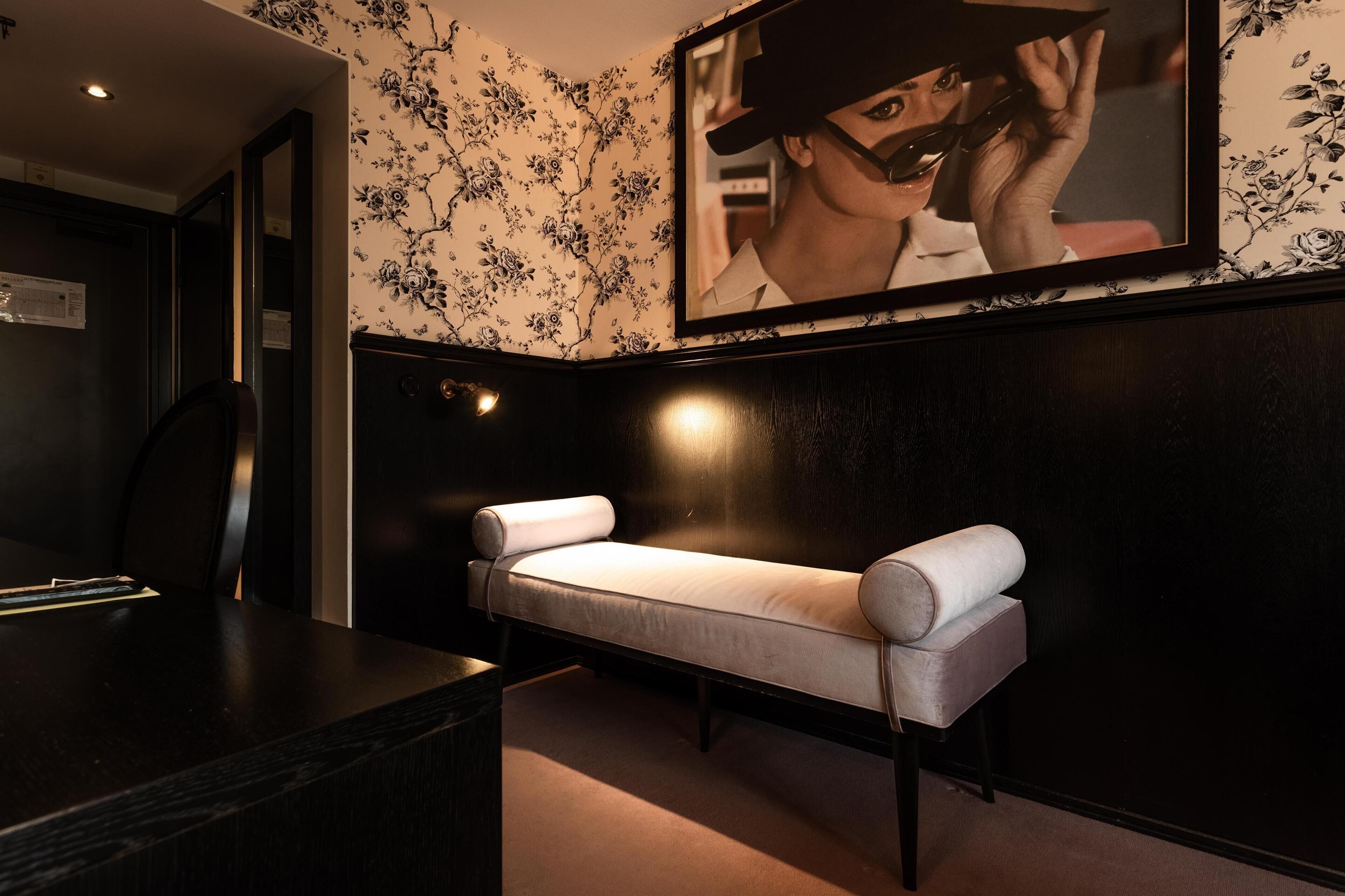 classico double room | bathroom | eco-friendly toiletries, hair dryer, towels