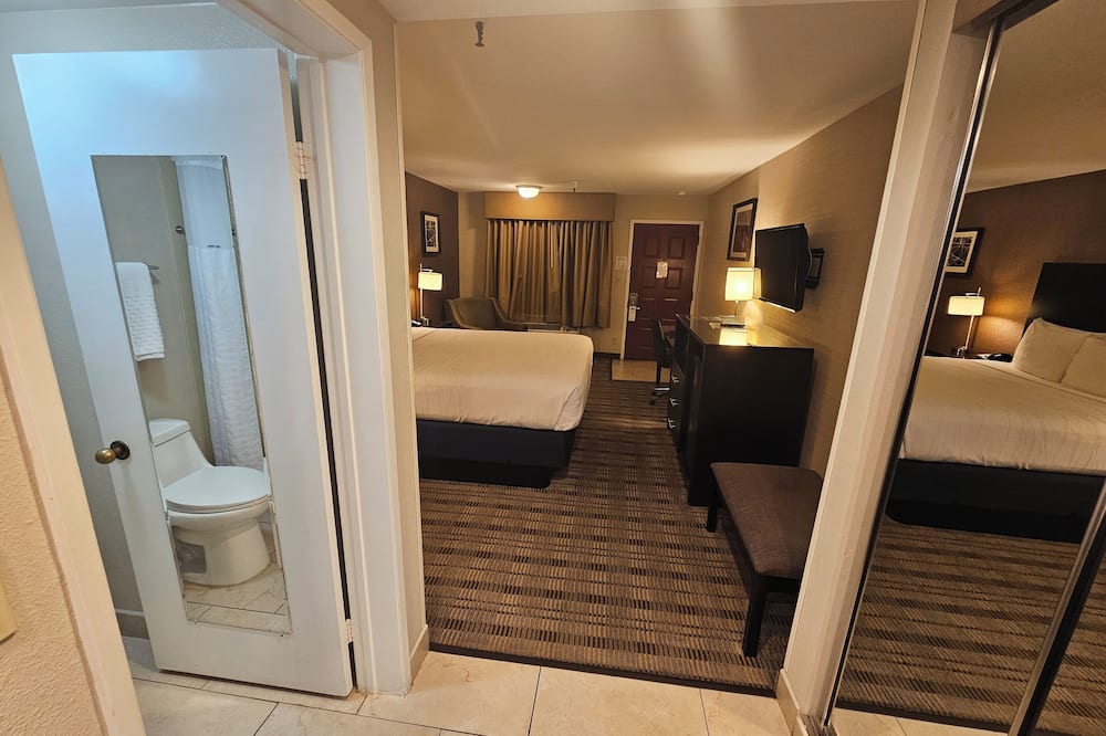 Best Western Pasadena Royale Inn & Suites