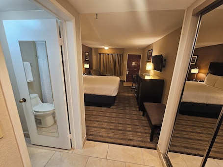 Standard Room, 1 King Bed, Non Smoking, Refrigerator. Best Western Pasadena Royale Inn & Suites