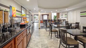 Desayuno continental incluido todos los días