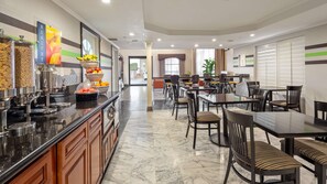 Free daily continental breakfast 