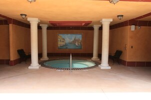 Indoor spa tub