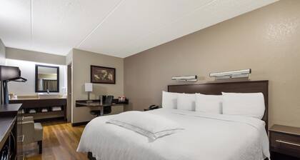 Red Roof Inn PLUS+ Nashville Airport