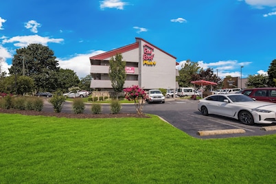 Red Roof Inn PLUS+ Nashville Airport