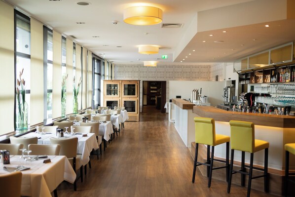 Restaurant - Garner Hotel Erlangen Süd by IHG (Erlangen)