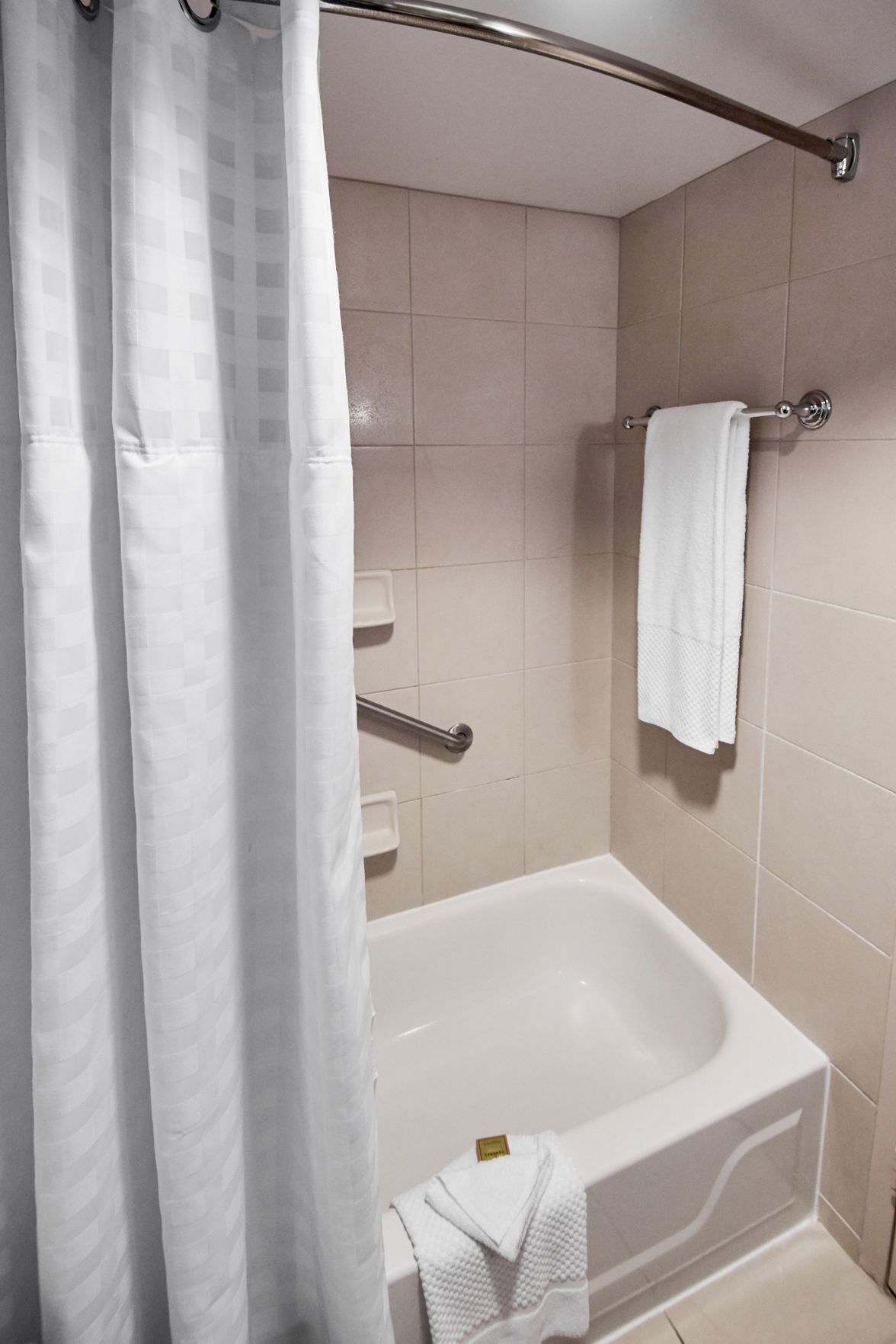 Bathroom | Eco-friendly toiletries, hair dryer, towels