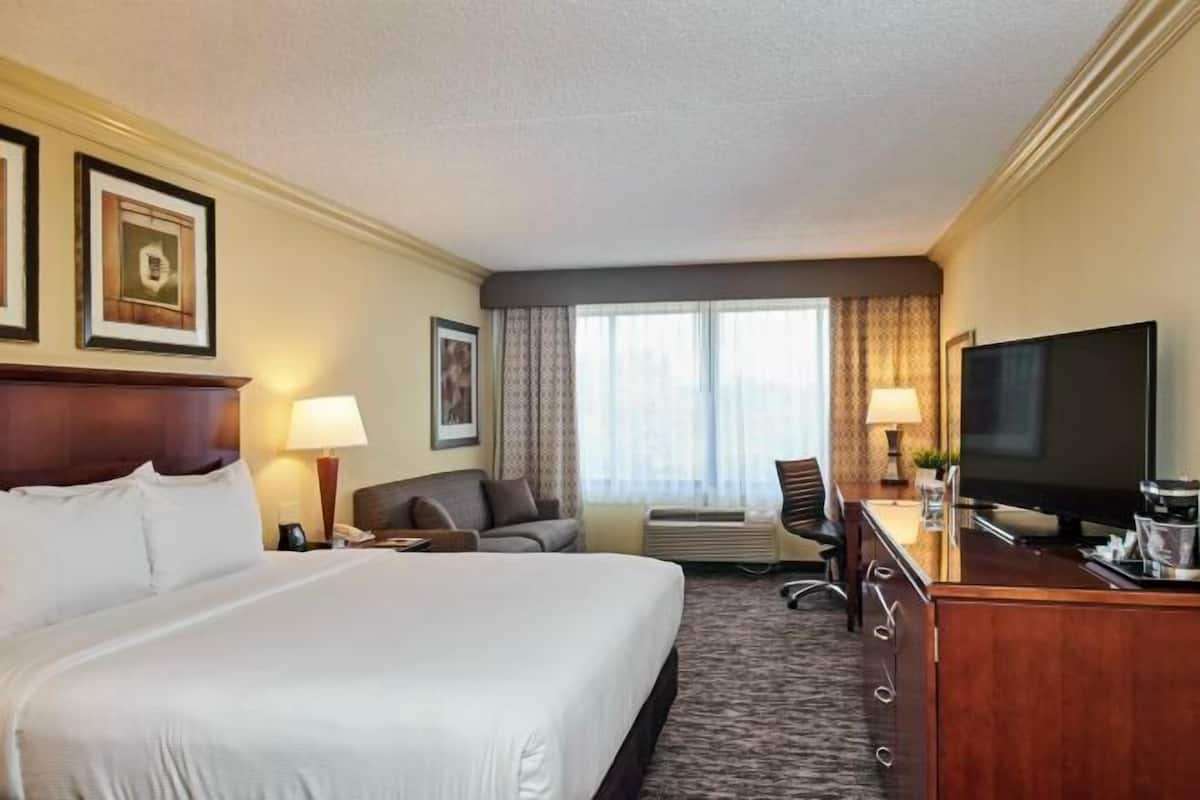 Premium bedding, down duvets, pillow-top beds, in-room safe