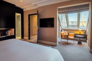 Presidential Suite, Club Lounge Access | Hypo-allergenic bedding, in-room safe, desk, laptop workspace
