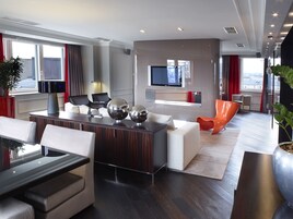 Presidential Suite, Club Lounge Access | Hypo-allergenic bedding, in-room safe, desk, laptop workspace