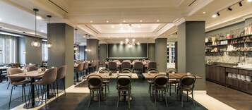 Daily full breakfast (EUR 32 per person)