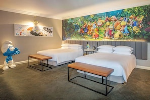 Family Room, 2 Queen Beds (Fun Smurf)