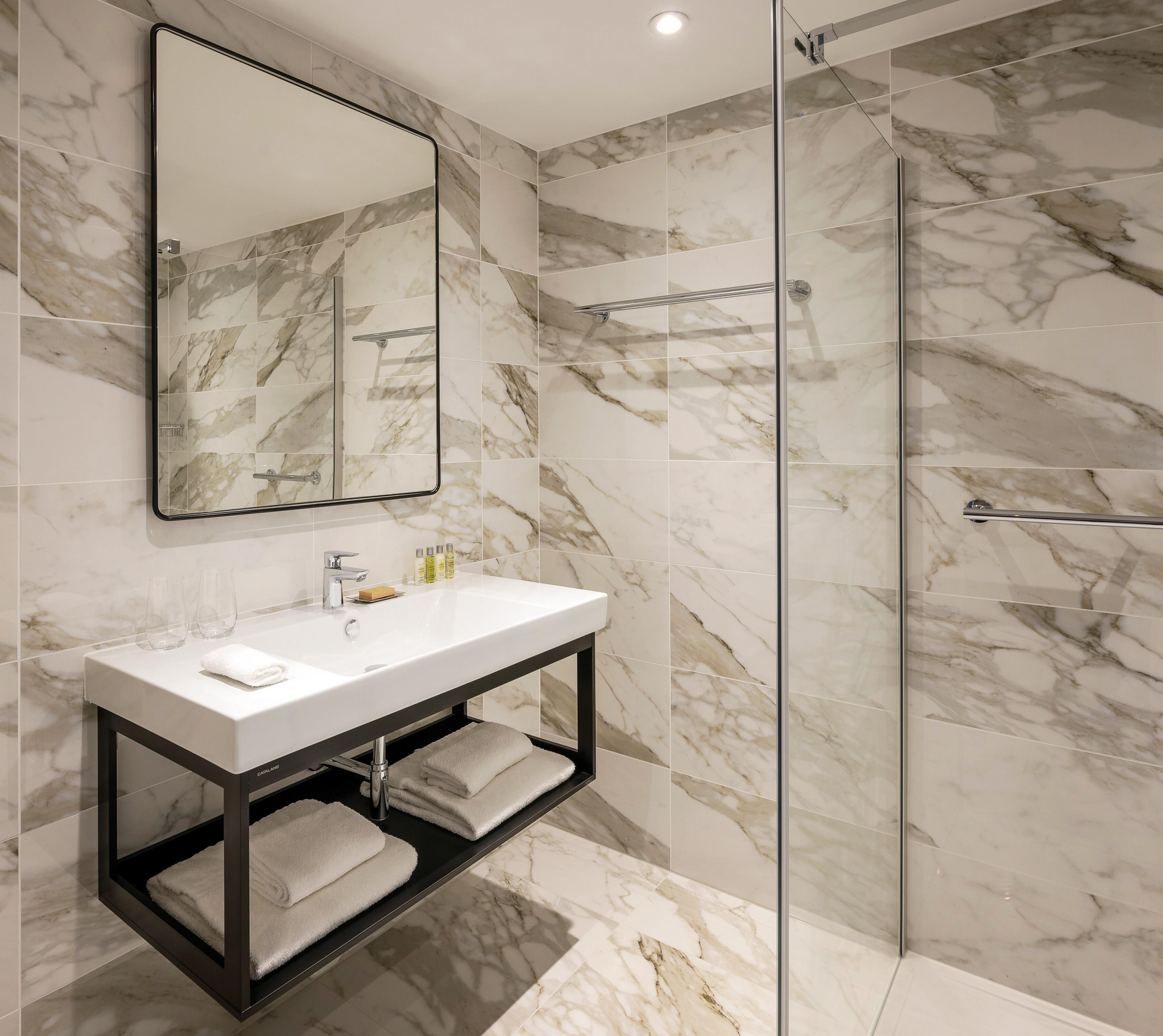 Shower kamar mandi