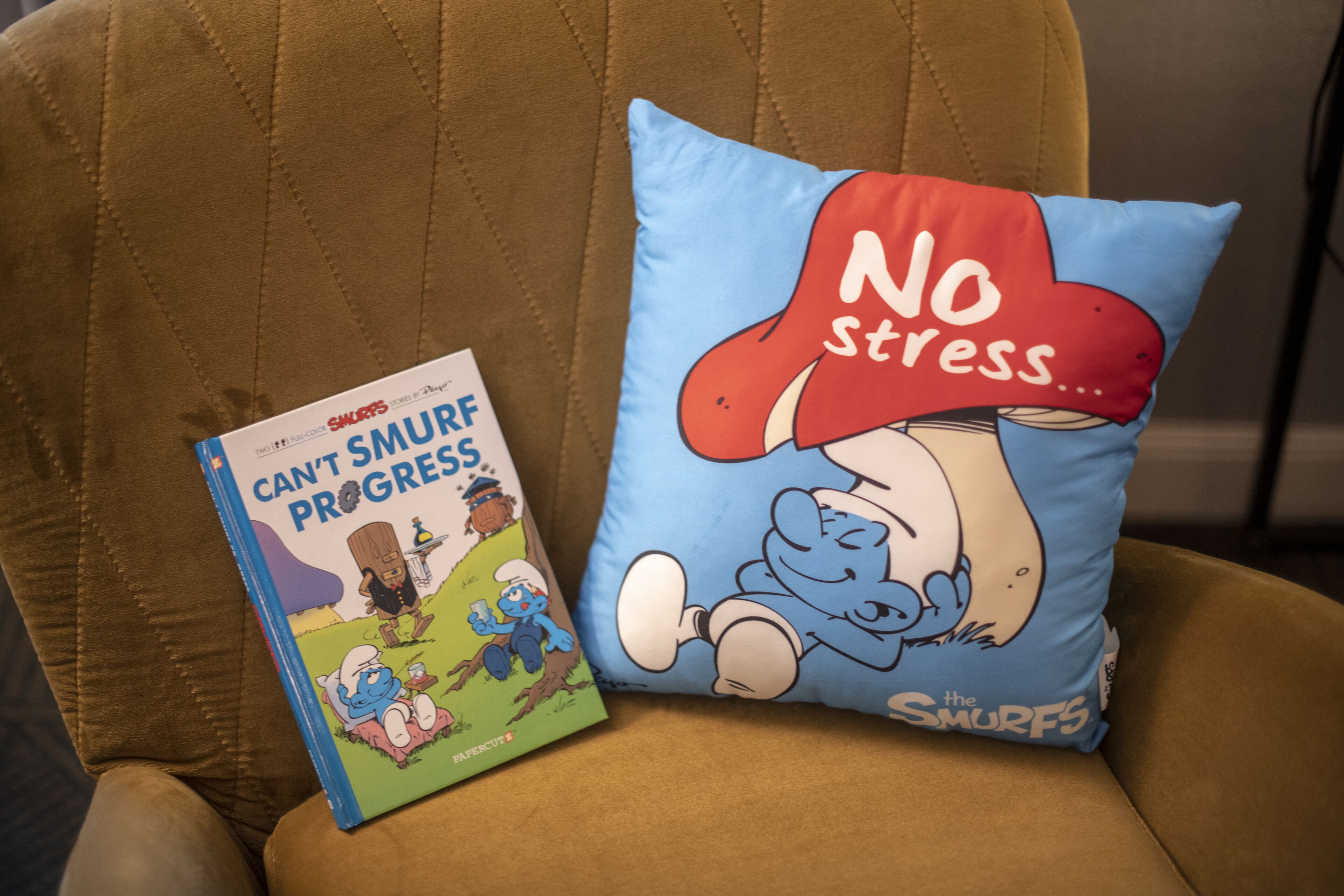 family room, 2 queen beds (fun smurf) | children’s theme room