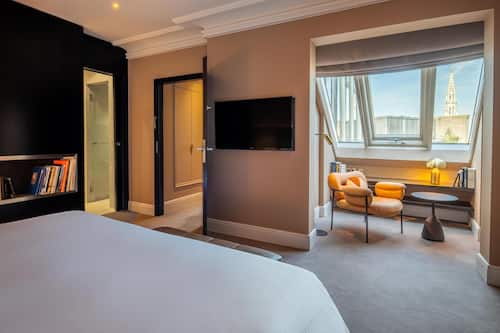 Presidential Suite, Club Lounge Access