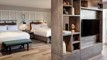 Executive Suite, 1 King Bed with Sofa bed, Golf View (Mobility Accessible, Tub) | Down comforters, pillowtop beds, in-room safe, desk