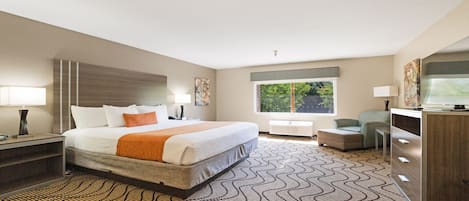 Standard Room, 1 King Bed, Accessible, Non Smoking | In-room safe, desk, blackout drapes, iron/ironing board